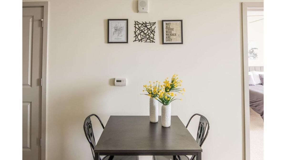 Stunning Nulu 1Br Cozysuites 03 Луисвил Екстериор снимка